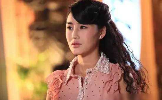 《我和春天有个约会》：香港歌女的友情传奇