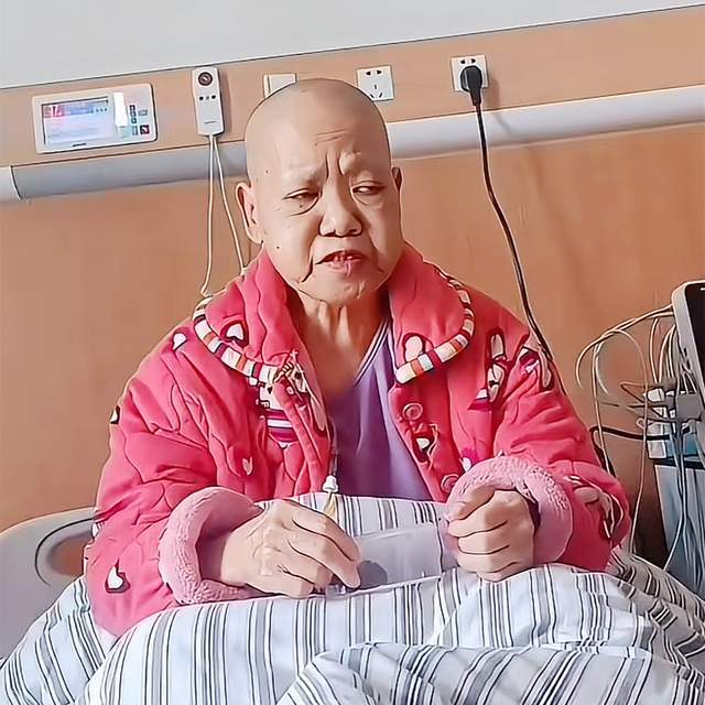 58岁抗癌网红许丽君去世，亲戚借钱不还女儿裸辞，前后判若两人