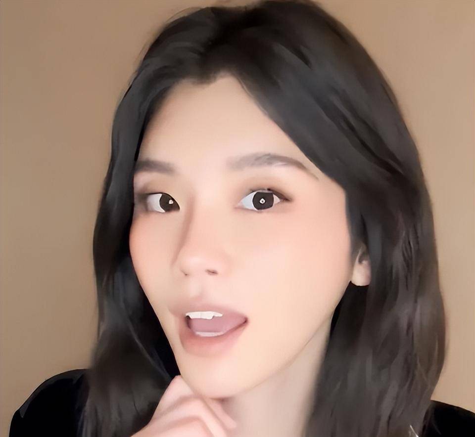 奚梦瑶出手二手名品包，售价竟为十元，网友评论：真是高端操作