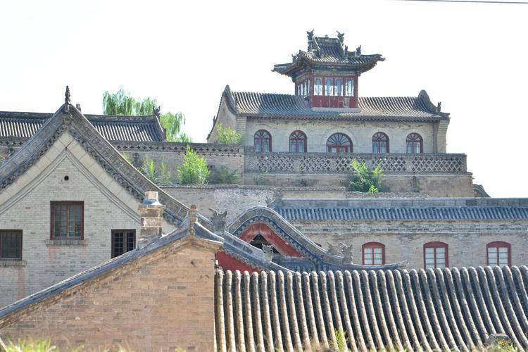 原创90年代阎锡山小儿子回到山西老宅，买门票参观完后，是何种心态？