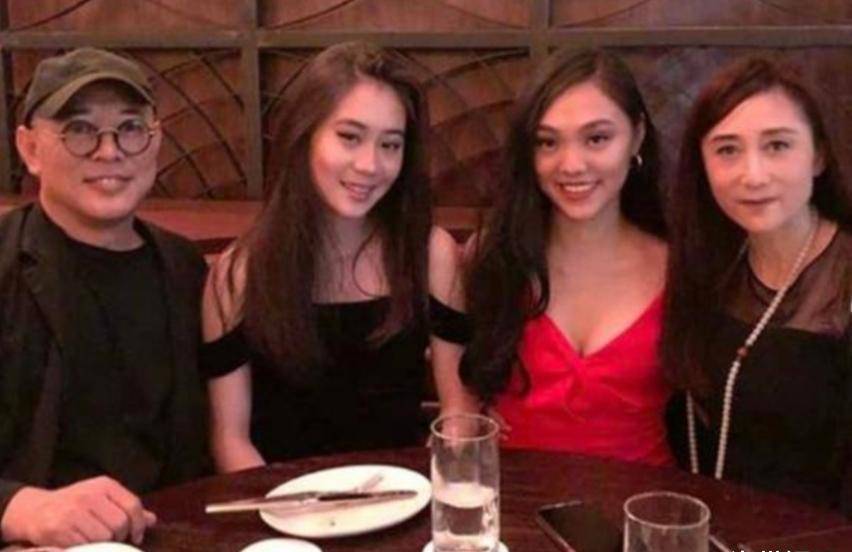 原创李连杰17岁女儿秀身材，时尚已经远超同龄人，被夸比利智还美