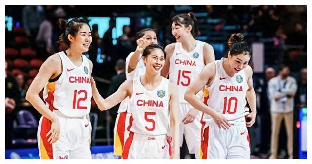 中国女篮惊喜表现，郑薇激动欢呼，巴黎奥运掀起狂潮