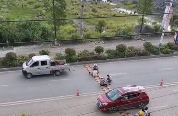 金年会：贵州的“神仙减速带”司机开车不敢
