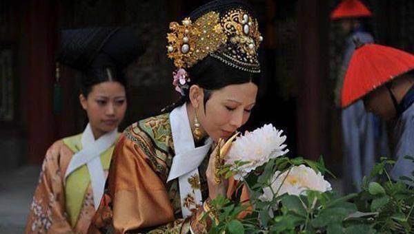 原创步步惊心：若曦结局死在十四阿哥怀里，她就是雍正的纯元皇后吗？