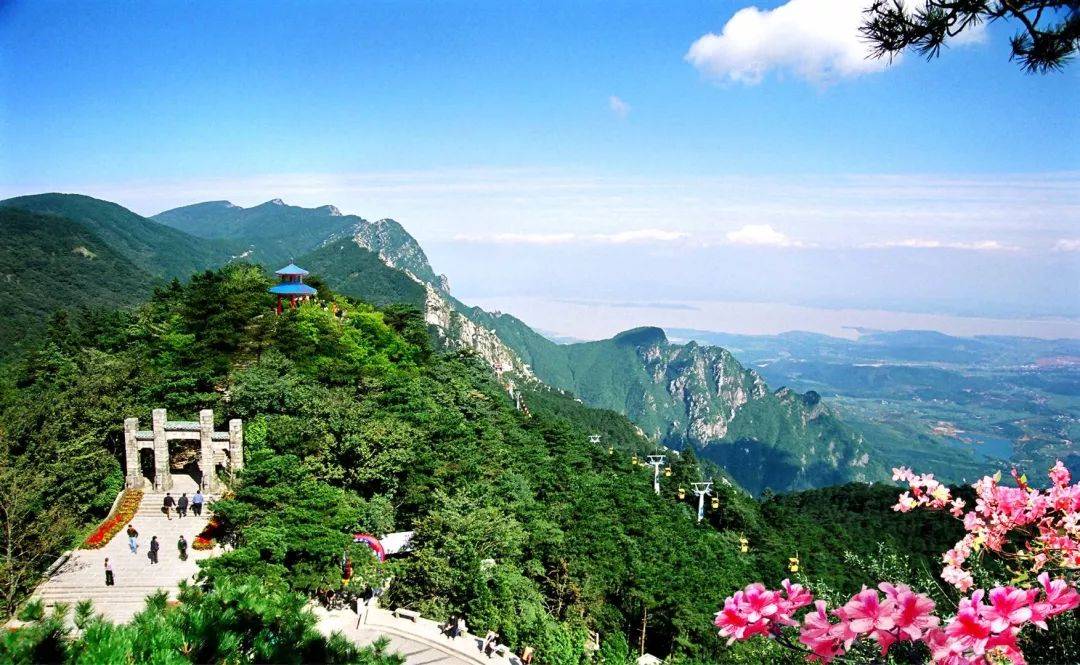 1. 庐山风景名胜区