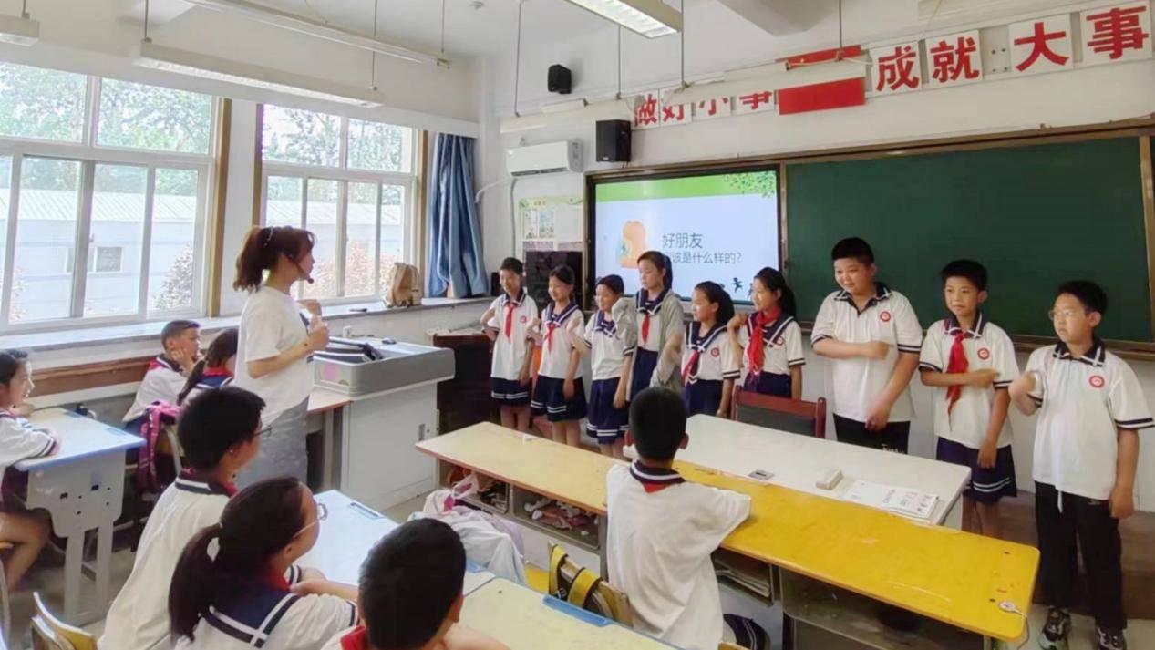 西安市碑林区仁厚庄小学：女童保护入校园 呵护花蕊助成长
