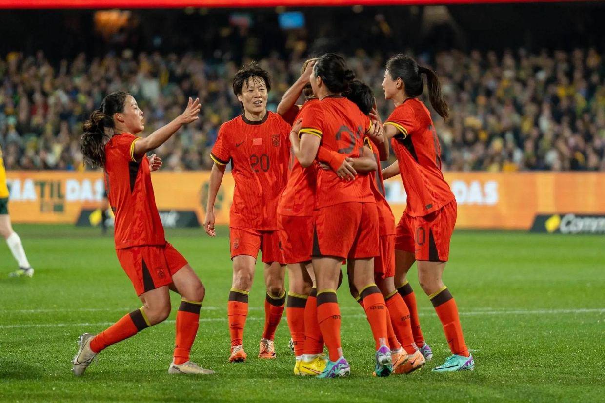 1-1！95分钟丢球！中国女足洋帅首秀遭绝平，球迷：比水庆霞强！