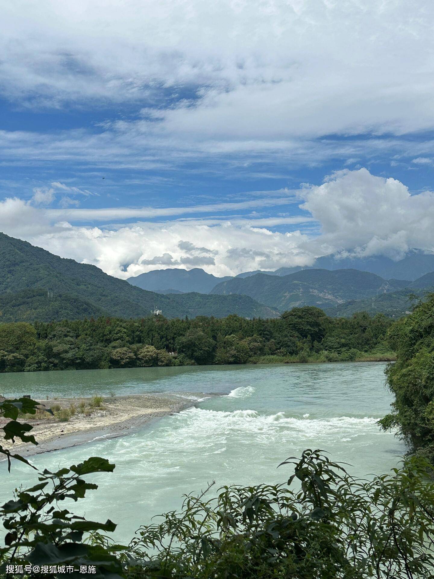 四川旅游一周当地跟团报价，跟团去四川旅游7天多少钱，驴友亲身体验