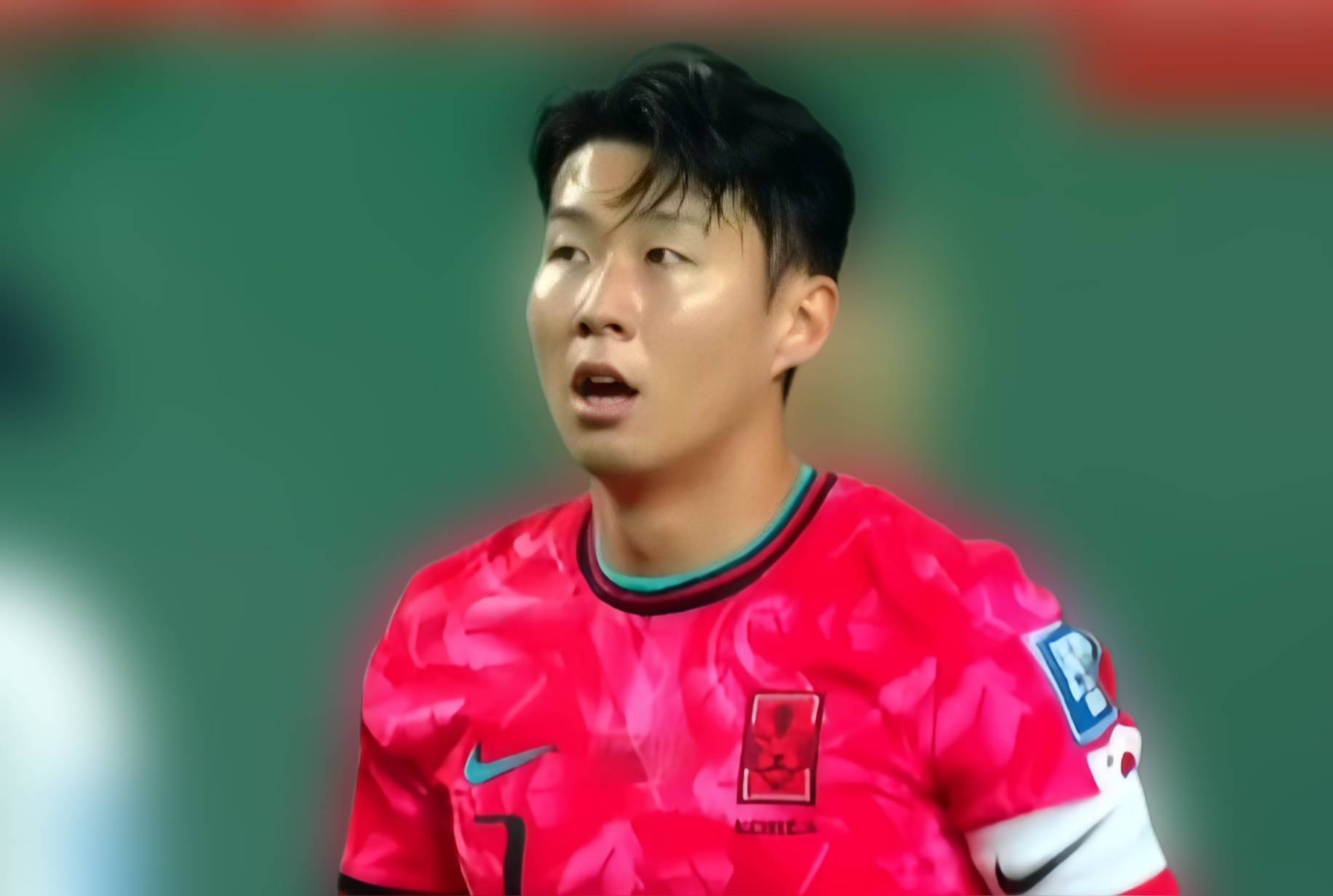 后防送礼，中国男足0-1，遭韩国双杀，能否晋级要看新加坡队脸色