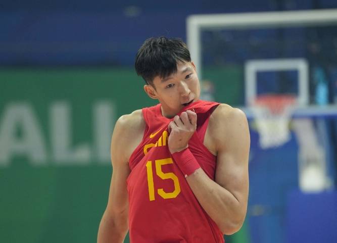 男篮集训名单平均23.3岁 周琦最年长赵维伦最年轻