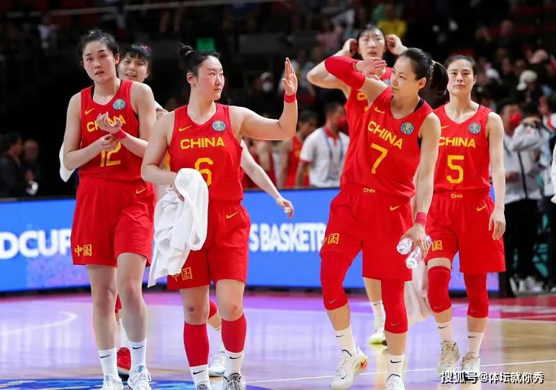 3连败！三分球14中3+22次失误，中国女篮怎么了？