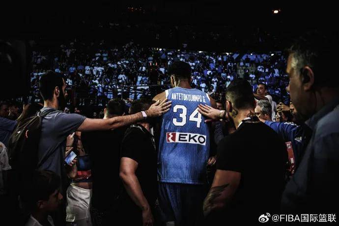 🌸中工网 【管家婆一肖一码】|盘点NBA5大名不副实的全明星：科沃尔12+4纯捡漏，一人10+6也入选  第3张