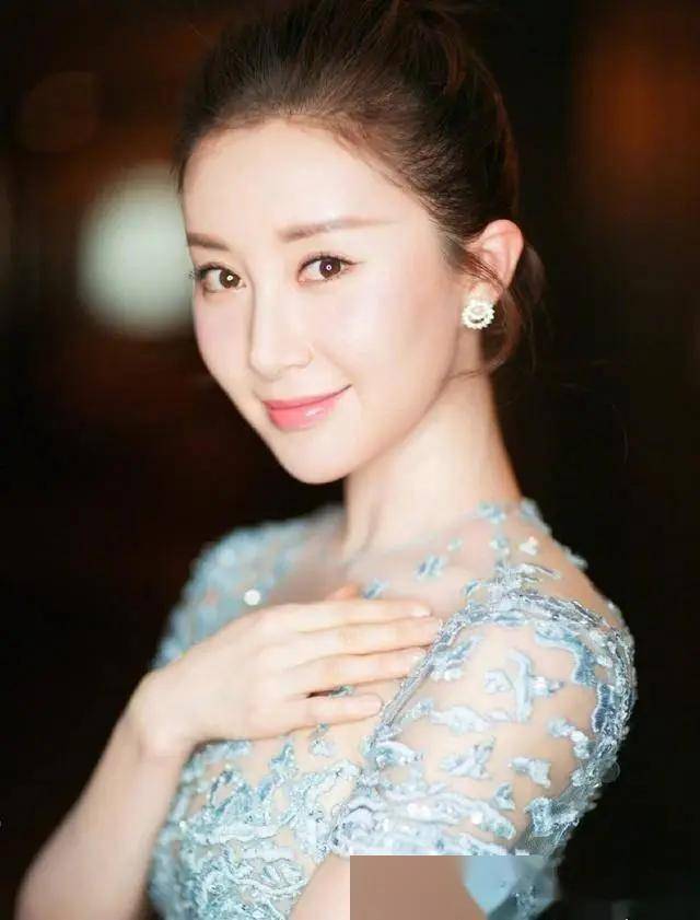 原创这谁顶得住!舒畅性感爆棚,35岁仍魅力四射,宅男心中的女神!写真曝光,美貌惊艳
