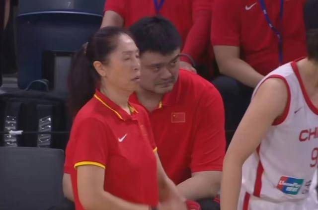 热身赛2胜11负！中国女篮暴露3大不足，主力下滑明显+攻防被打爆
