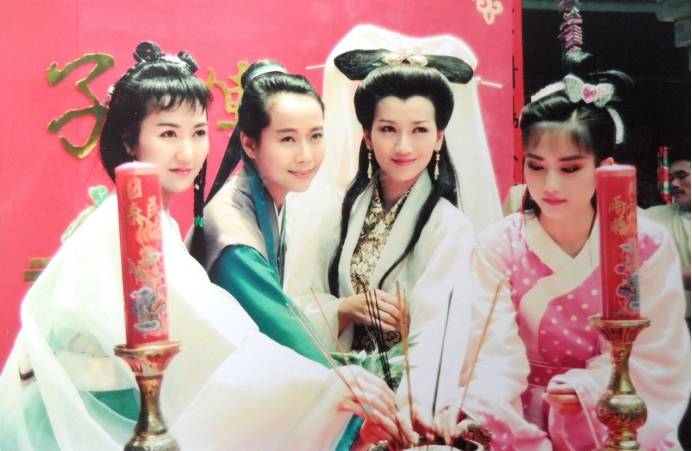 为什么《新白娘子传奇》非要找女人演许仙？30年后，才懂导演用意