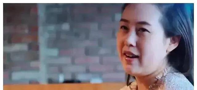 北京39岁大龄剩女董佳琪，等她的梦中白马王子，头发快等白了
