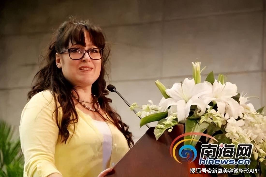 原创10w俄罗斯人涌入三亚海滩，被偷家的东北人痛失后花园？