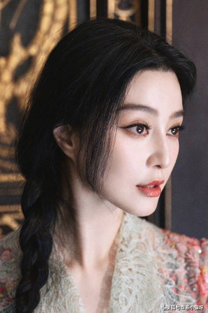 原创范冰冰新照曝光：时尚界震撼，网友热议不断！