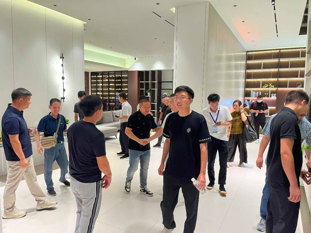 芒果体育网址以革新促迭代——2024中国高定家居链优共进峰会于江山共谋发展(图8)
