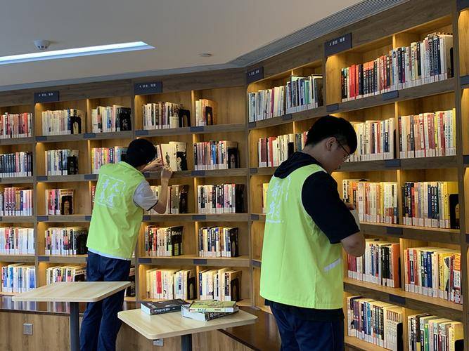 图书管理员怎么考呢？需要哪些条件？学习和考试内容是？好考吗？