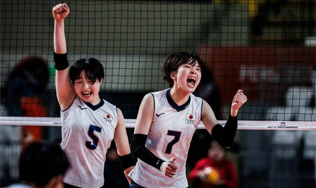 原创中国女排新周期首战取得全胜，赵勇率U17横扫日本登顶