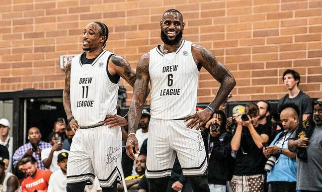 原创 无奈!德罗赞时隔15年首谈离开猛龙,始终无法战胜詹姆斯-德罗赞生平