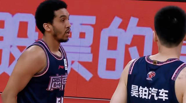 黄明依：广东队新锋线D大侧翼”中的亮点