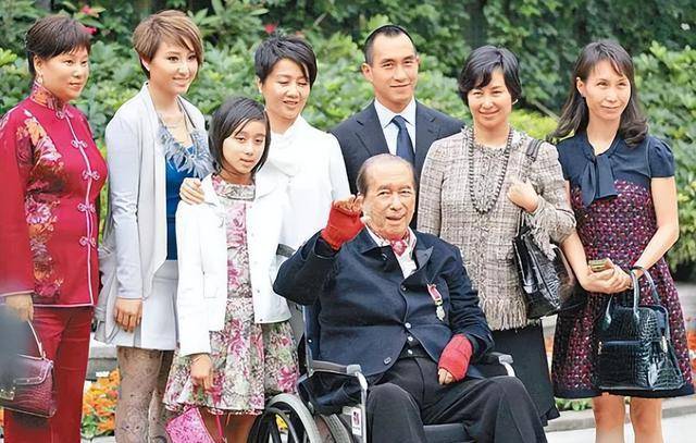 原来霍家才是澳门葡京的最大股东，何超琼曾联合霍家挤出四太！