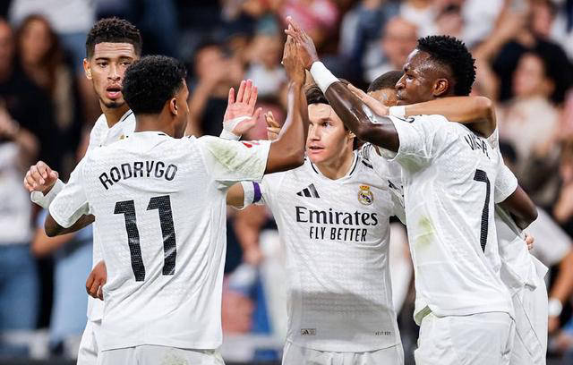 “西班牙足球甲级联赛西甲精彩逆转：皇马一度