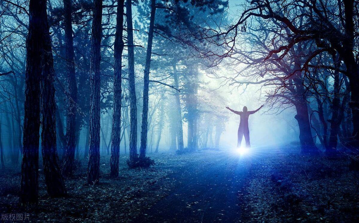 梦境的奥秘，梦见喜欢的人称你神经的预兆解析