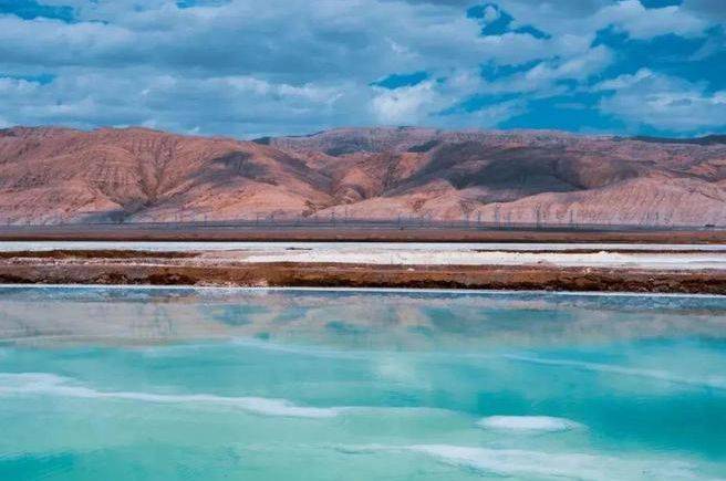 中国“最”孤独城市，方圆八百里没有城市，如今凭实力成旅游胜地