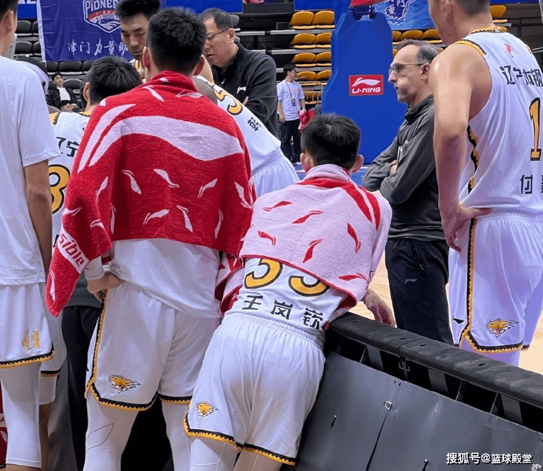 辽宁106-83战胜青岛，赛后迎来1喜2忧，王岚嵚还需融入！