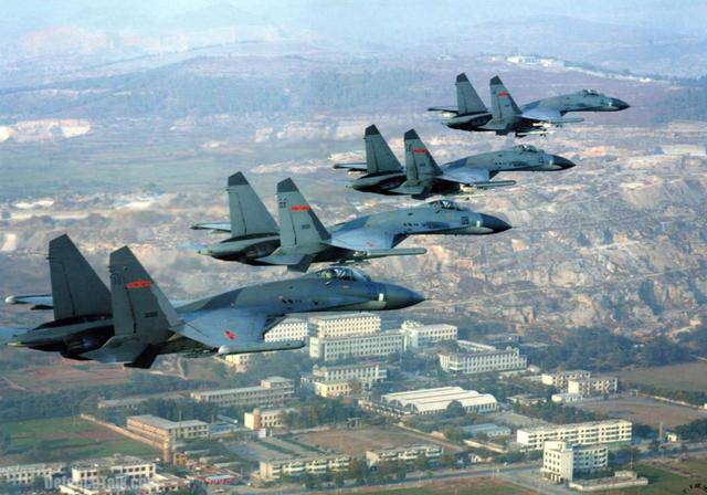 美亮出“杀手锏”,成功炸毁胡塞5个弹药库,意外给中国敲响警钟 美亮出“杀手锏”,成功炸毁胡塞5个弹药库,意外给中国敲响警钟