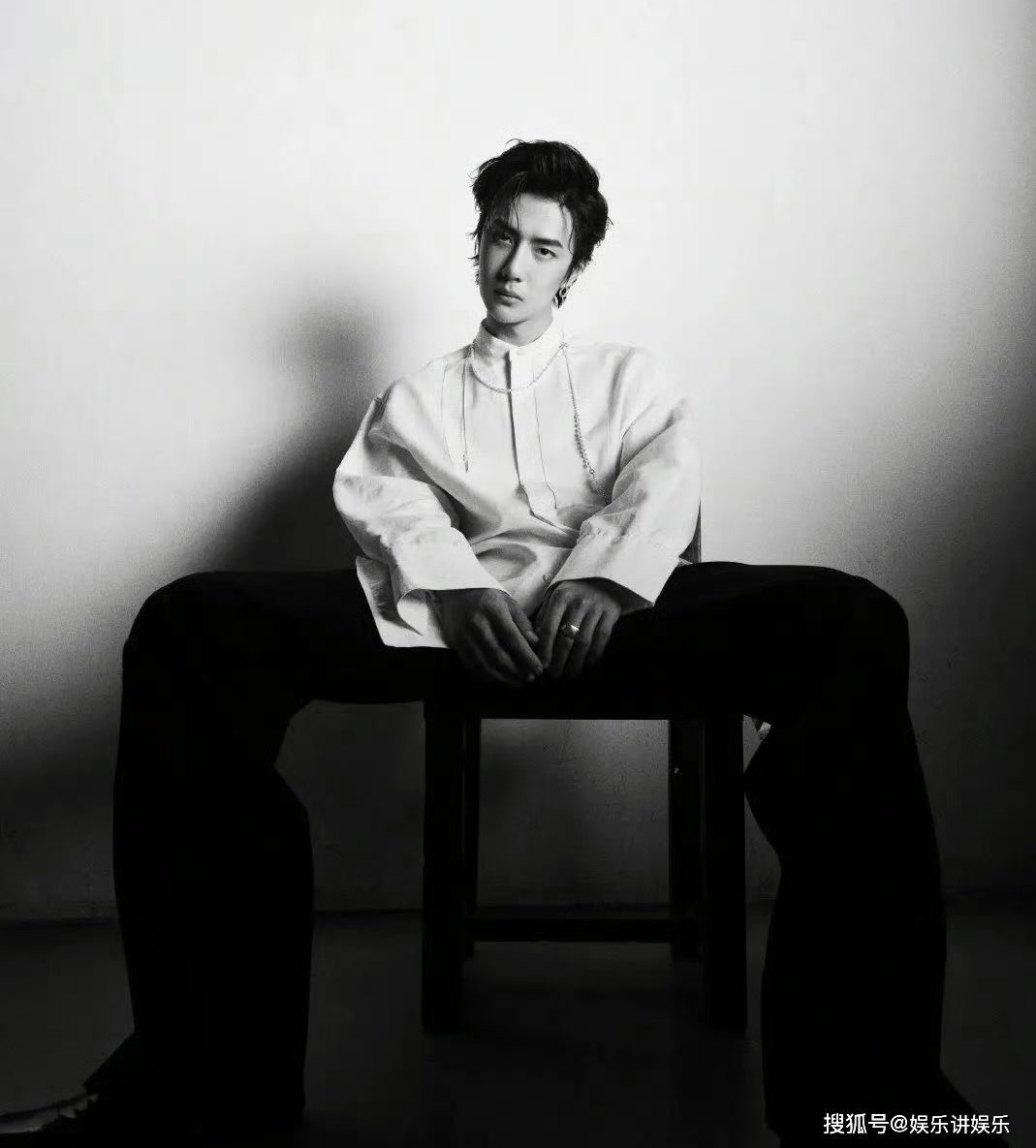 期待!王一博嘉人周年刊将发行!-王一博嘉年华舞蹈solo