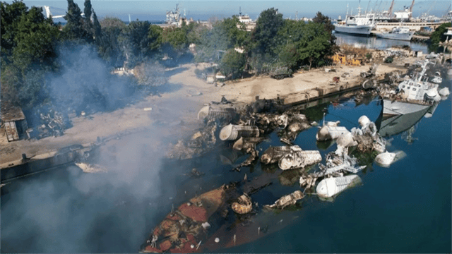 以军打疯了！拉开第四条战线，将数十艘战舰炸成碎片