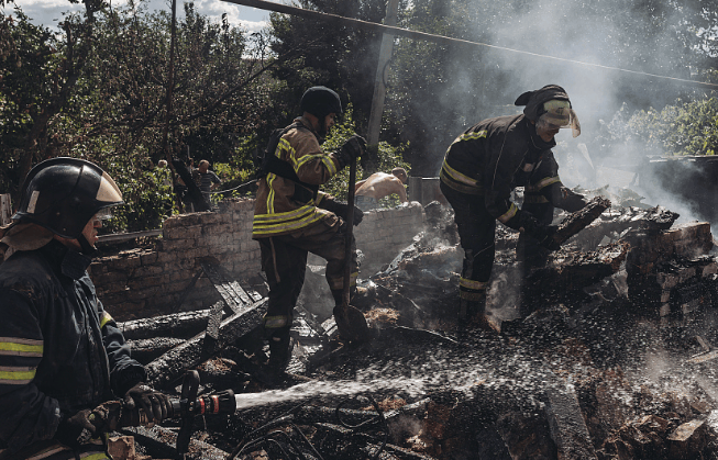 北约10万大军逼近俄家门口!俄这次输不起了,普京派人来华求助 北约10万大军逼近俄家门口!俄这次输不起了,普京派人来华求助