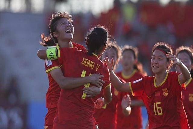 热身赛：中国U17女足1-1战平云南玉昆U15梯队，宋凯现场观赛