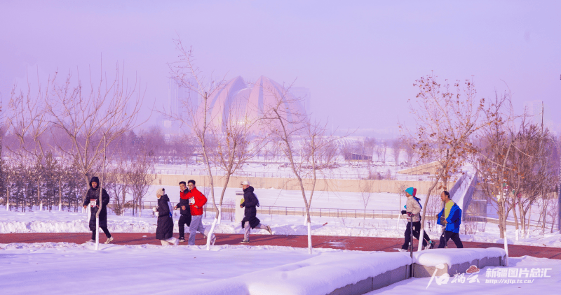 开云体育注册新疆的雪花开了·赛事速递 跑进2025头屯河谷冰雪欢乐跑开赛(图2)