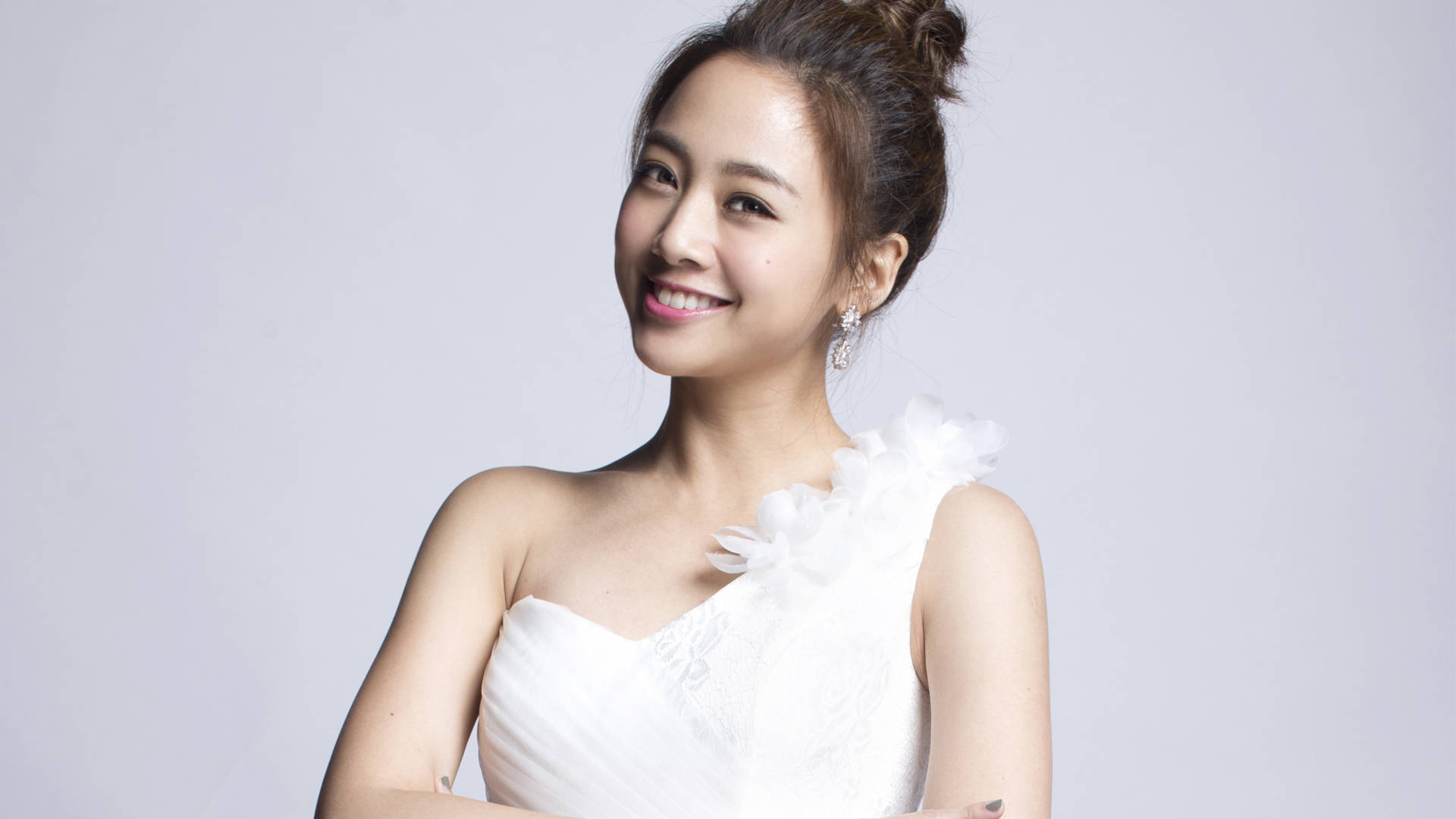 鬼鬼吴映洁勇敢官宣未婚生子：独自孕育新生命，展现独立女性力量