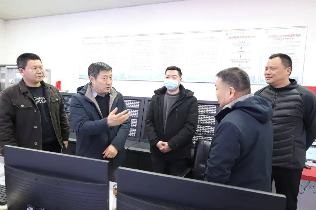 唐显东一行到市中医院调研安全生产和消防工作