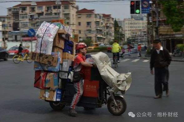 首富怒问：电商平台是“绞肉机”还是“周扒皮”？