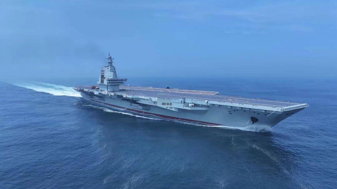 解放军官宣重磅消息：福建舰即将入列，美军担心的事终于发生？