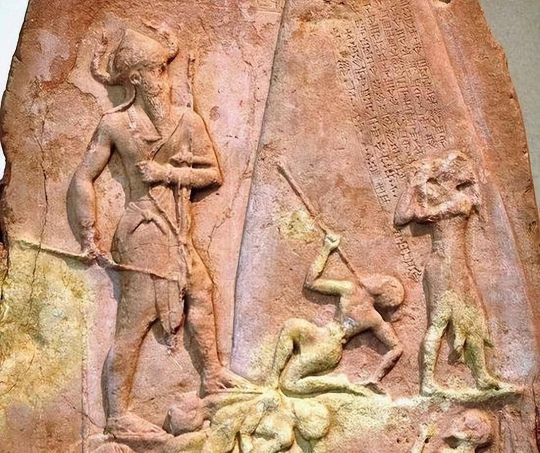 的中央集权制王朝——乌尔第三王朝，开始自称“苏美尔和阿卡德之王”。