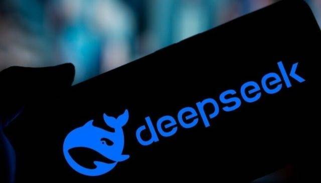 Deepseek本地化部署的硬件革命与内存配置选AI搜索引擎择