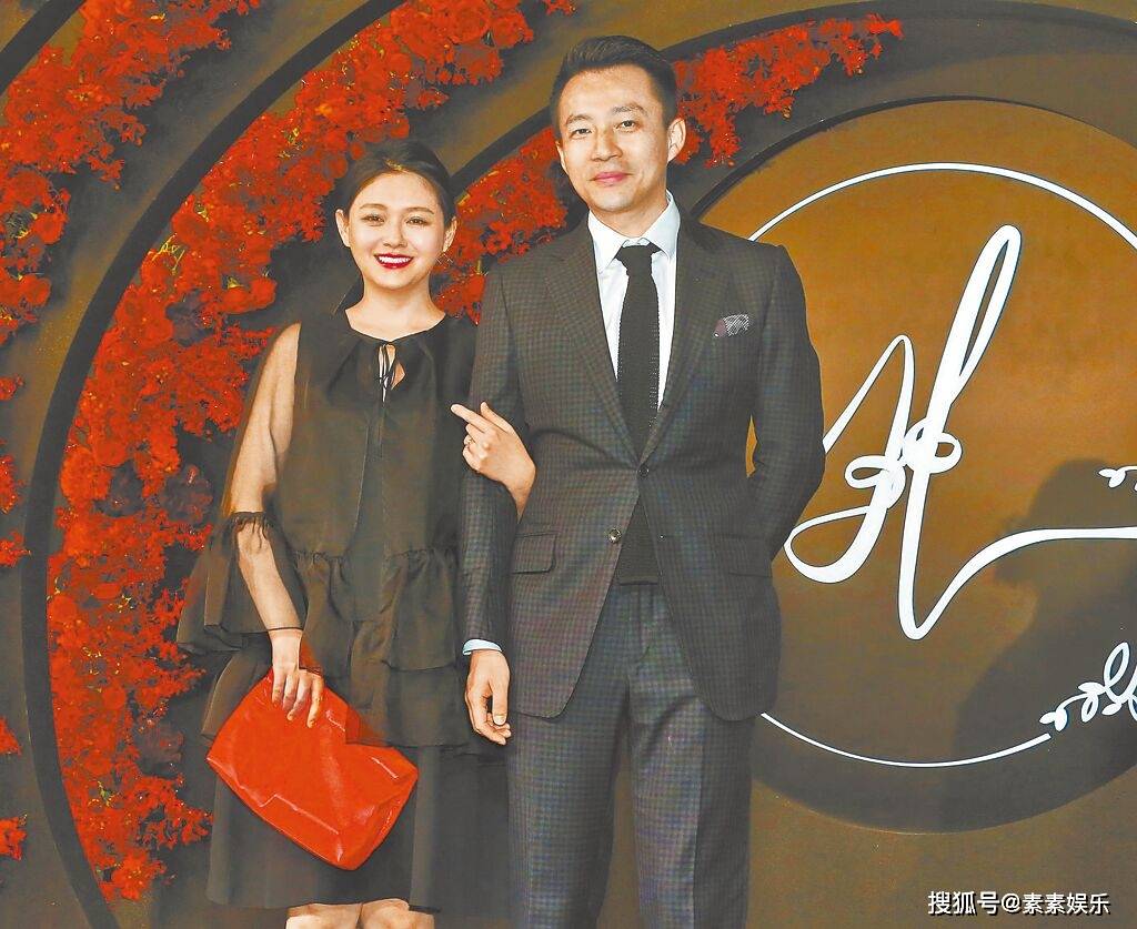 大S女儿玥儿“守孝”装扮：白衣黑裤子现身寺庙，疑似为妈妈祈福