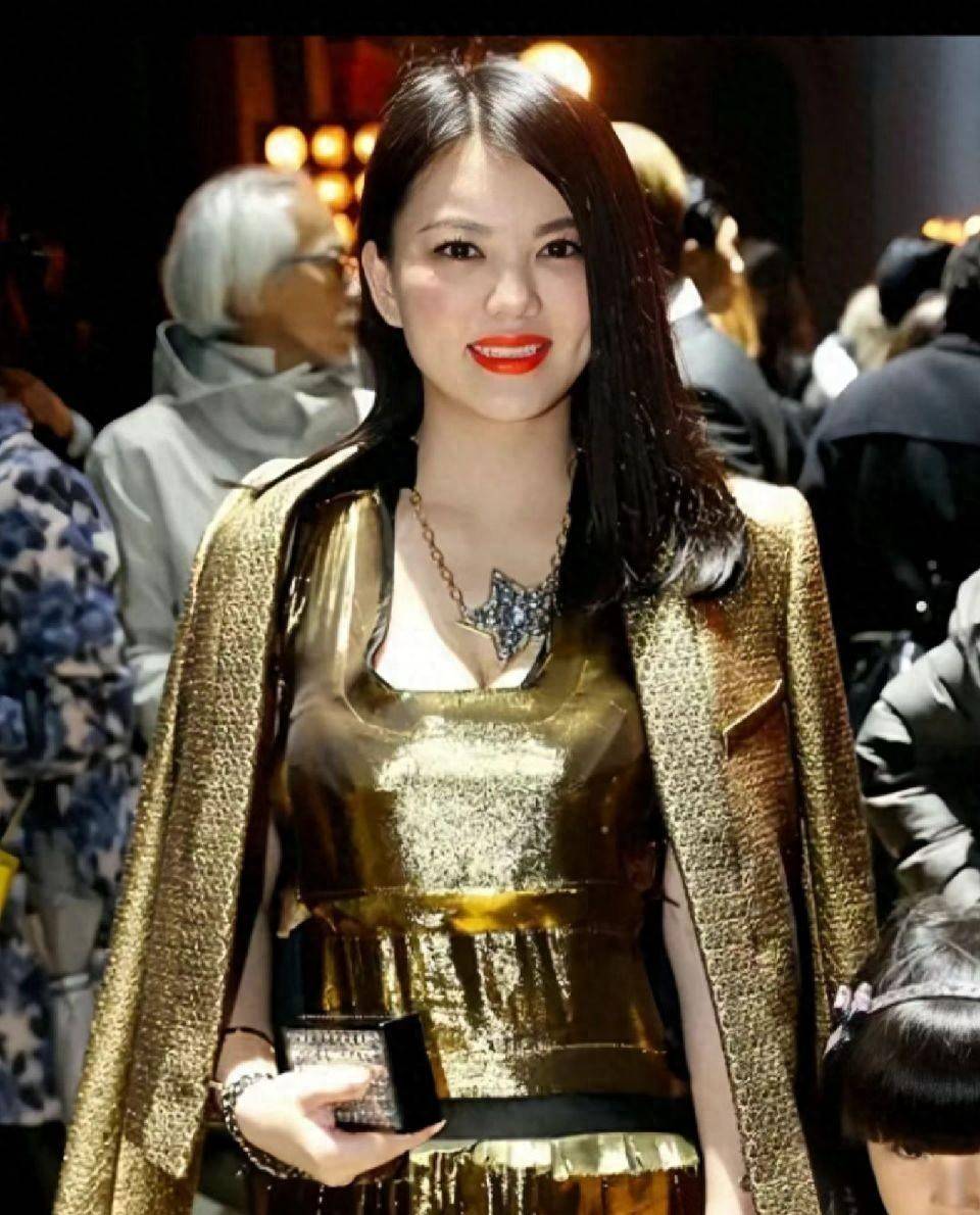 原创李湘手表1000万，林心如项链3亿，郭晶晶的和田玉惊艳全场。