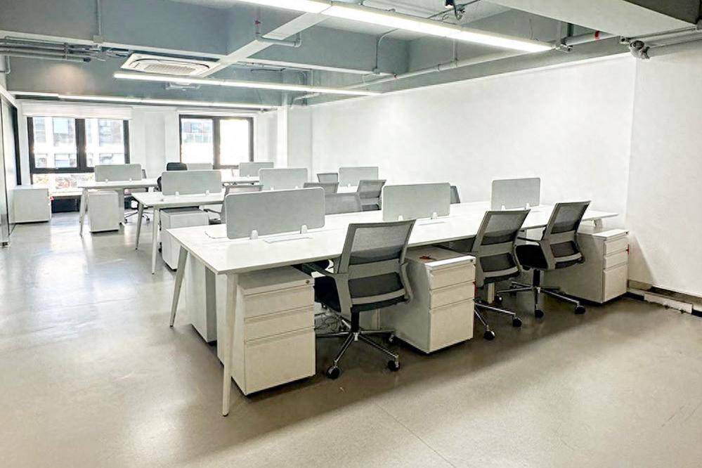 “租个工位,假装去上班”共享办公市场的新现象与深层变革