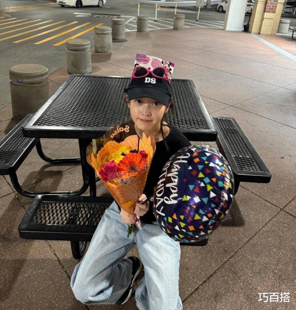 31岁IU童颜逆袭婚纱照曝光穿搭引网友疯狂求同款(图6)