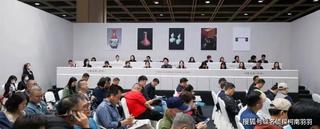 半岛体育入口瓷器成交上升书画25亿破纪录：2025年收藏风口往哪吹？(图1)