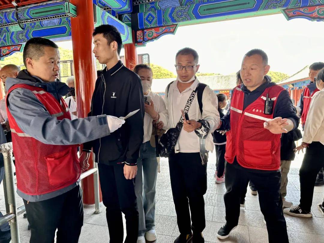 延庆八达岭长城上的“多彩”守护——